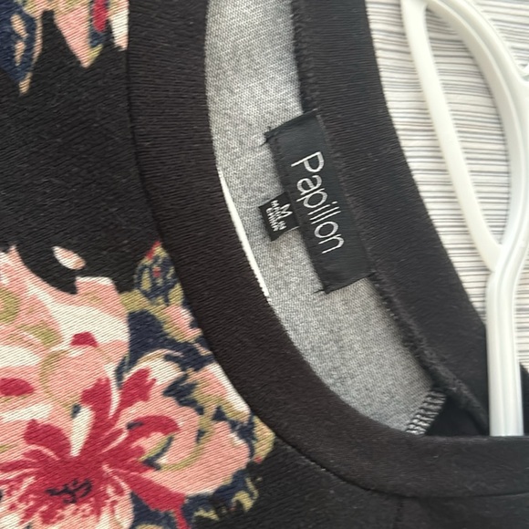 Very cute lightweight sweater - size M - Picture 3 of 3